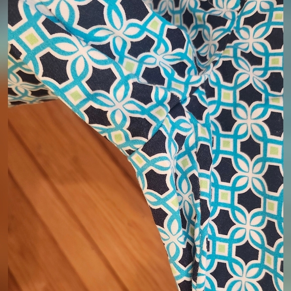 New York & Company Size 8 Cropped Blue and Black Geometric Print Pants - Picture 5 of 10